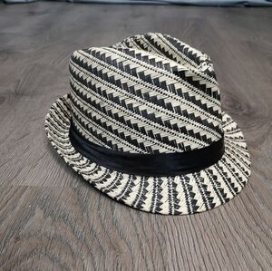 Vintage black & white raffia trilby fedora hat